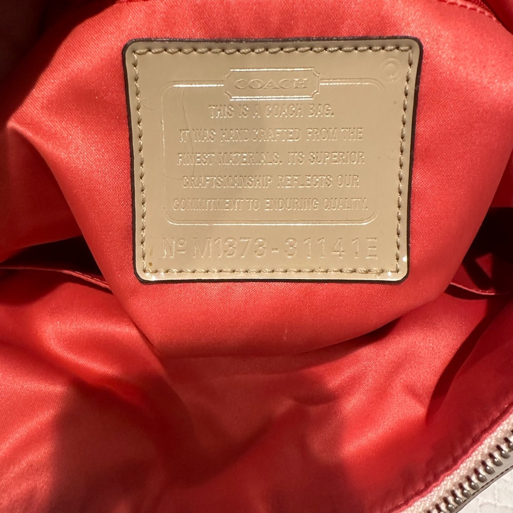 Y2K Era Coach Tote- Vintage and in EXCELLENT CONDITION - Picture 5 of 6